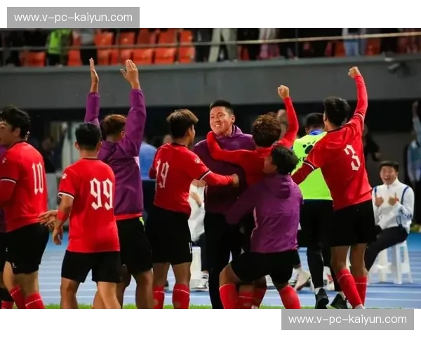 新闻足球:把赛场新闻读成一场好戏 新闻足球:把赛场新闻读成一场好戏